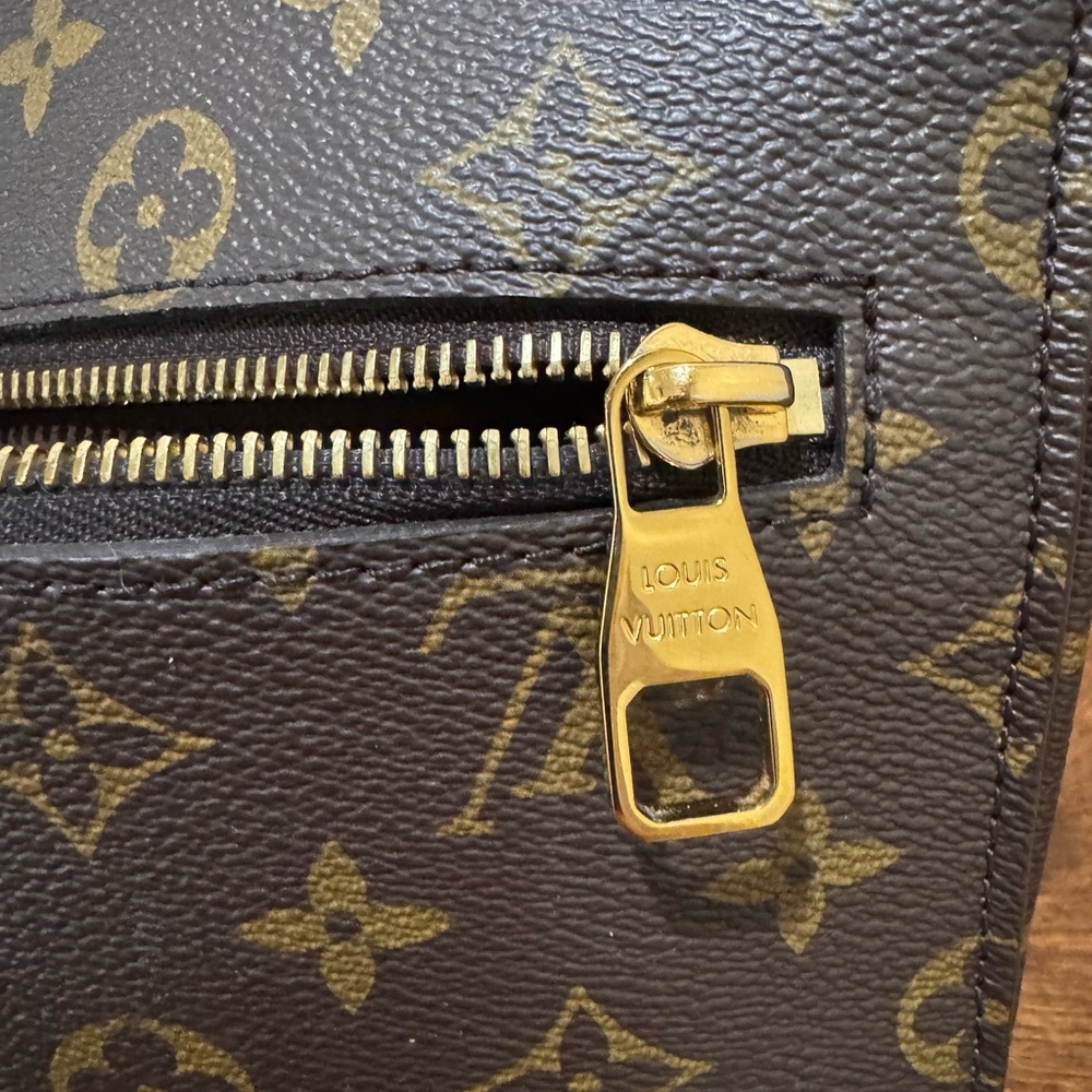 Louis Vuitton Pochette Métis Monogram Handbag - Picture 9 of 12